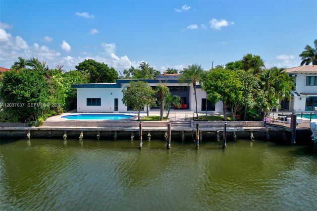 2832 NE 24th Court, Fort Lauderdale, FL 33305