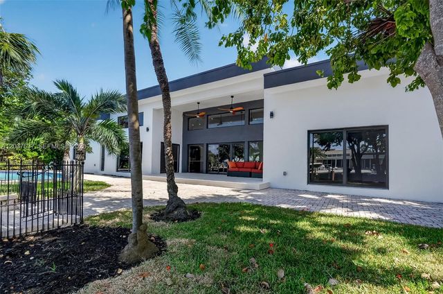 2832 NE 24th Court, Fort Lauderdale, FL 33305