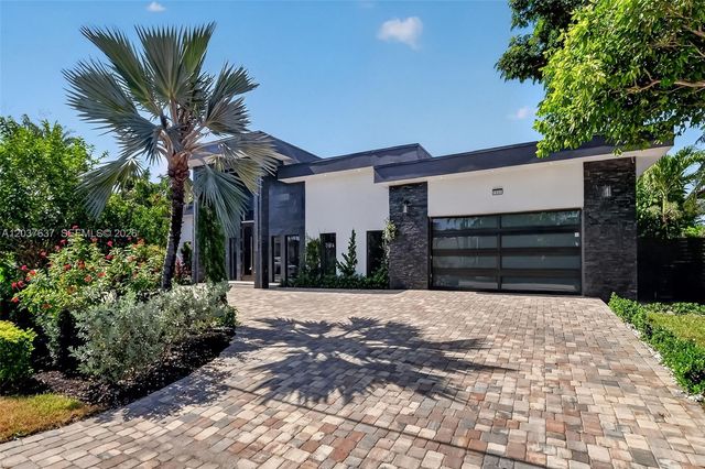 2832 NE 24th Court, Fort Lauderdale, FL 33305