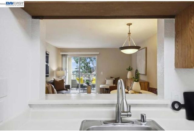 680 Dartmore Lane 260, Hayward, CA 94544