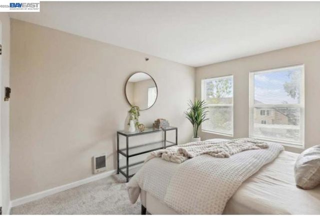 680 Dartmore Lane 260, Hayward, CA 94544