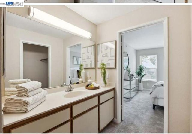 680 Dartmore Lane 260, Hayward, CA 94544