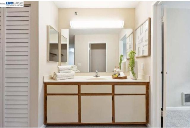 680 Dartmore Lane 260, Hayward, CA 94544