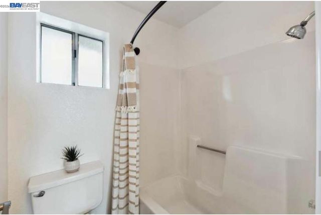 680 Dartmore Lane 260, Hayward, CA 94544