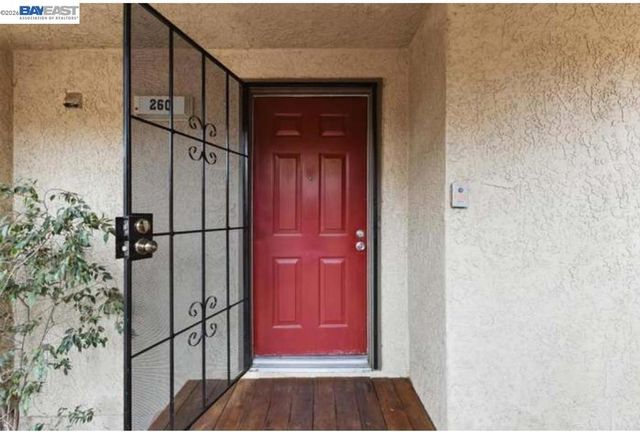 680 Dartmore Lane 260, Hayward, CA 94544