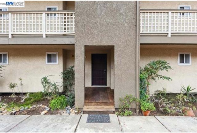 680 Dartmore Lane 260, Hayward, CA 94544