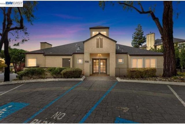680 Dartmore Lane 260, Hayward, CA 94544