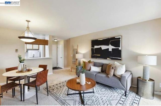 680 Dartmore Lane 260, Hayward, CA 94544