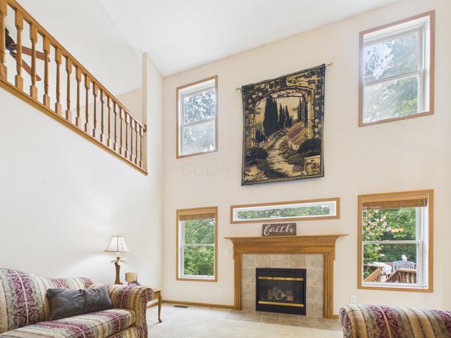 3884 Black Pine Drive, Grove City, OH 43123