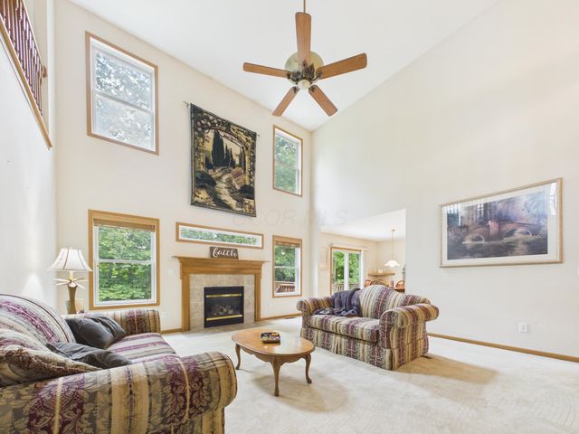 3884 Black Pine Drive, Grove City, OH 43123
