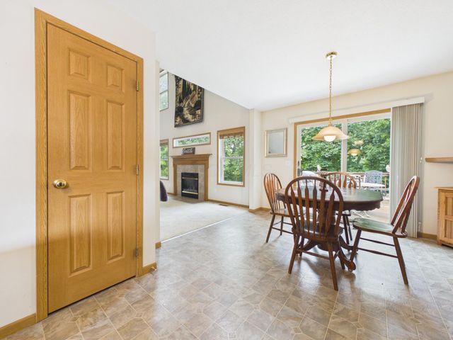 3884 Black Pine Drive, Grove City, OH 43123