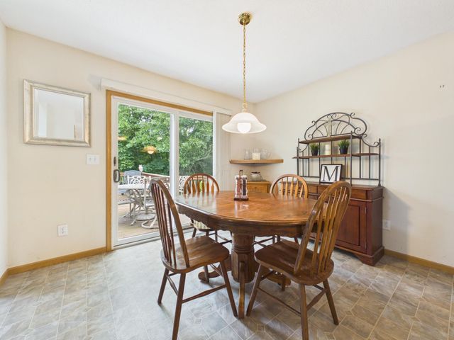 3884 Black Pine Drive, Grove City, OH 43123