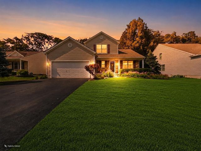 3884 Black Pine Drive, Grove City, OH 43123