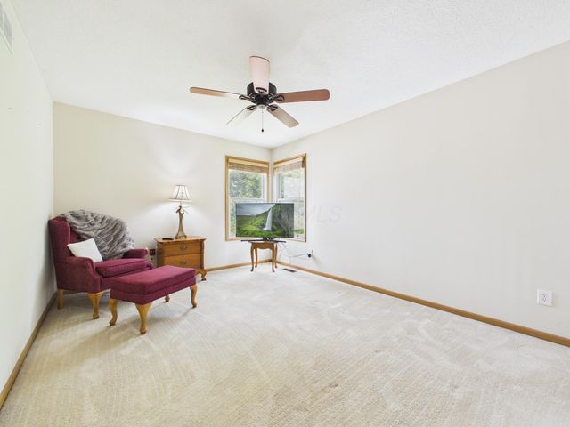 3884 Black Pine Drive, Grove City, OH 43123