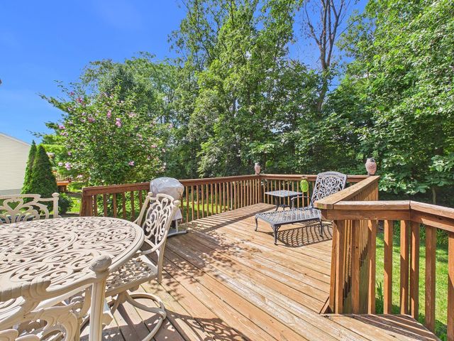 3884 Black Pine Drive, Grove City, OH 43123