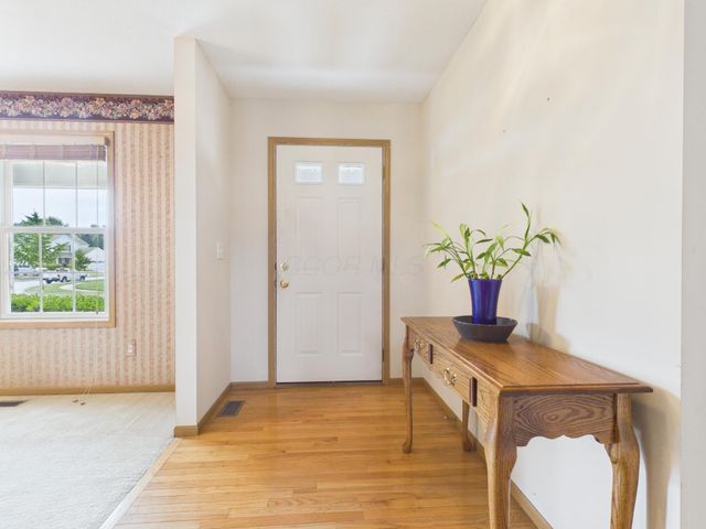 3884 Black Pine Drive, Grove City, OH 43123