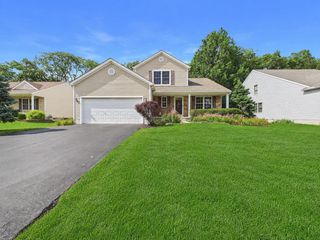 3884 Black Pine Drive, Grove City, OH 43123