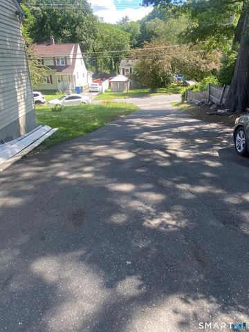 152 Delaware Avenue, Waterbury, CT 06708