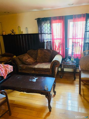 152 Delaware Avenue, Waterbury, CT 06708