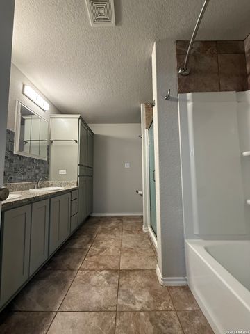 1615 Nolan, San Antonio, TX 78202