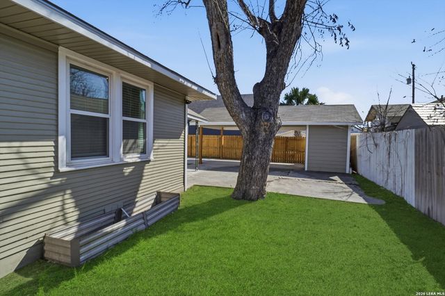 919 Saint James, San Antonio, TX 78202