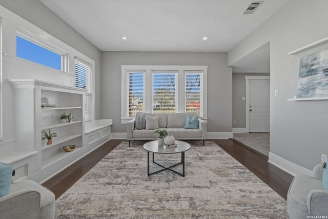 919 Saint James, San Antonio, TX 78202