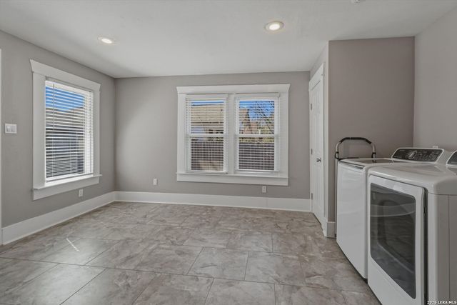 919 Saint James, San Antonio, TX 78202