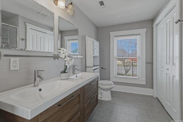 919 Saint James, San Antonio, TX 78202