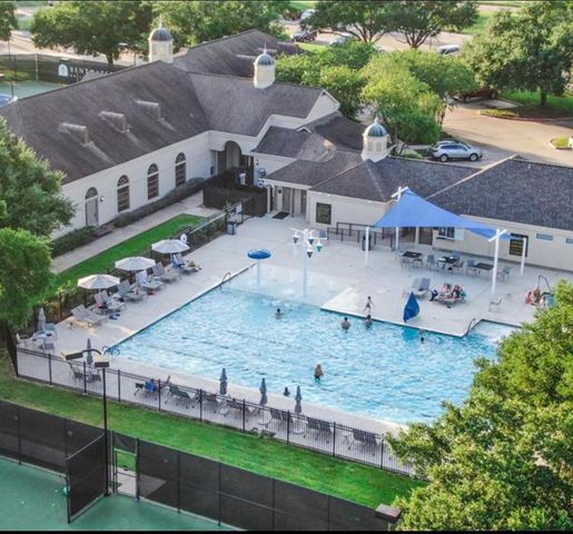 315 Bentwood Court, Montgomery, TX 77356