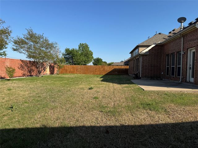 909 White Porch Avenue, Forney, TX 75126