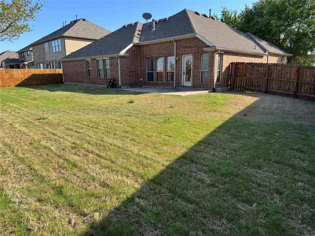 909 White Porch Avenue, Forney, TX 75126