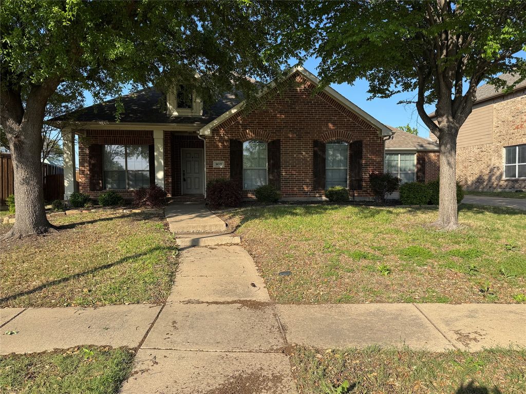 909 White Porch Avenue, Forney, TX 75126