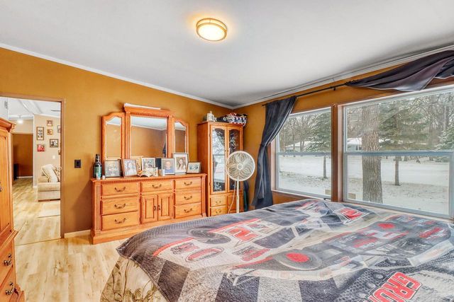 6920 2nd Street N, Moorhead, MN 56560