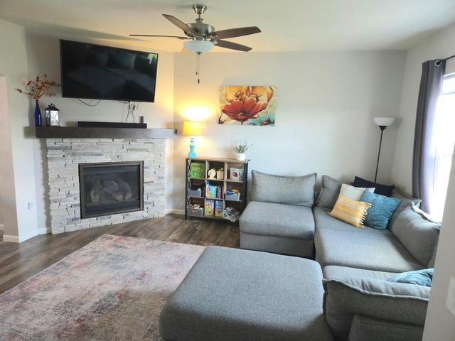 6614 Wolf Hollow Road, Windsor, WI 53598