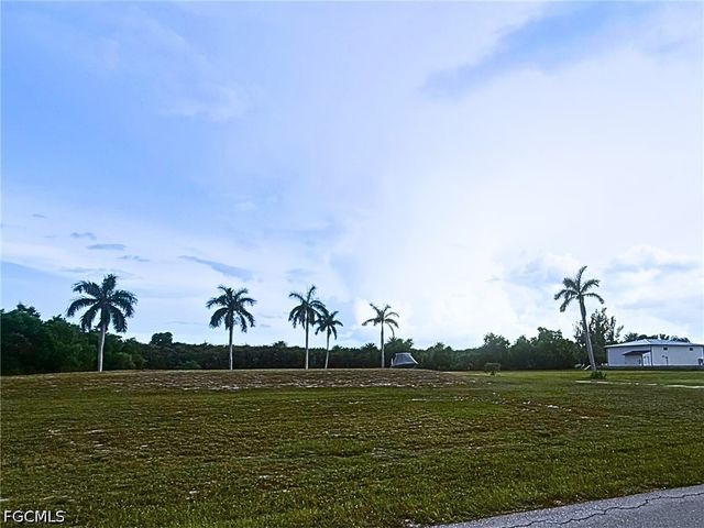 7655 Barrancas AVE, Bokeelia, FL 33922
