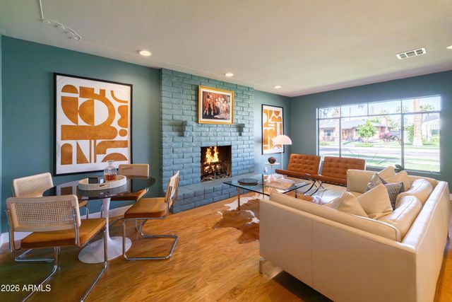 517 W HOLLY Street, Phoenix, AZ 85003