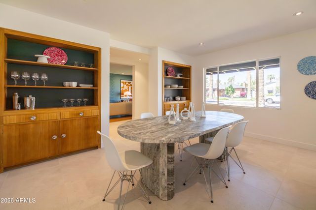 517 W HOLLY Street, Phoenix, AZ 85003