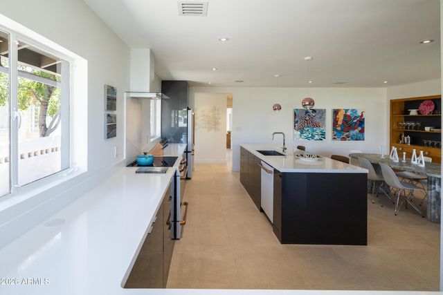 517 W HOLLY Street, Phoenix, AZ 85003