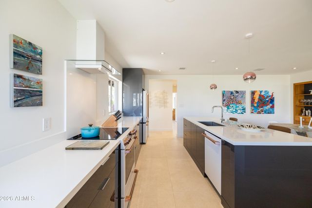 517 W HOLLY Street, Phoenix, AZ 85003