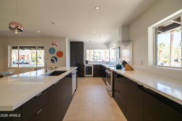 517 W HOLLY Street, Phoenix, AZ 85003