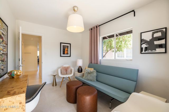 517 W HOLLY Street, Phoenix, AZ 85003