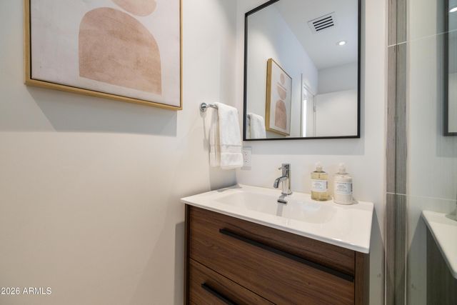 517 W HOLLY Street, Phoenix, AZ 85003