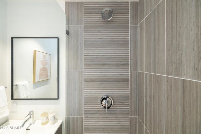 517 W HOLLY Street, Phoenix, AZ 85003