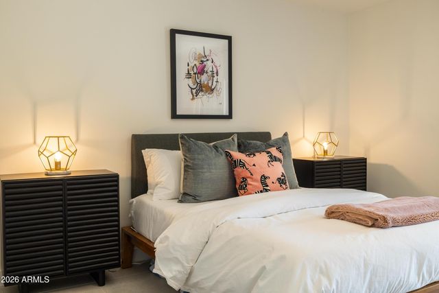 517 W HOLLY Street, Phoenix, AZ 85003