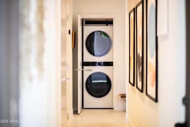 517 W HOLLY Street, Phoenix, AZ 85003