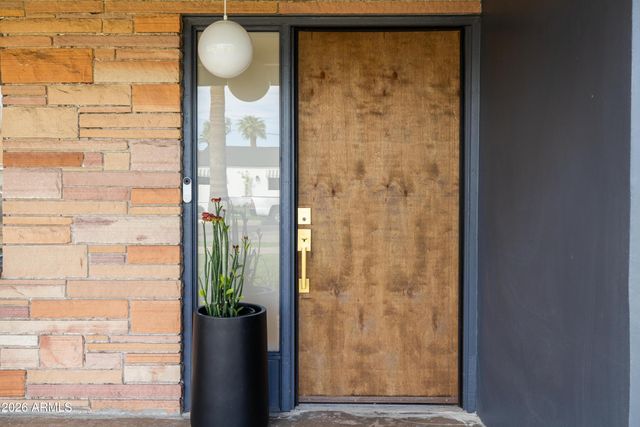 517 W HOLLY Street, Phoenix, AZ 85003