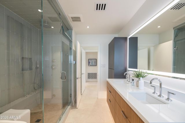 517 W HOLLY Street, Phoenix, AZ 85003