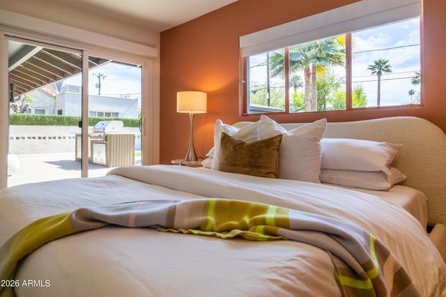 517 W HOLLY Street, Phoenix, AZ 85003