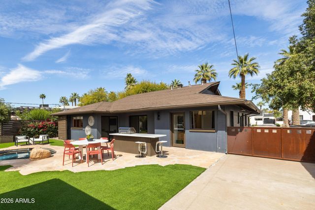 517 W HOLLY Street, Phoenix, AZ 85003