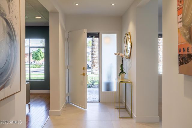 517 W HOLLY Street, Phoenix, AZ 85003